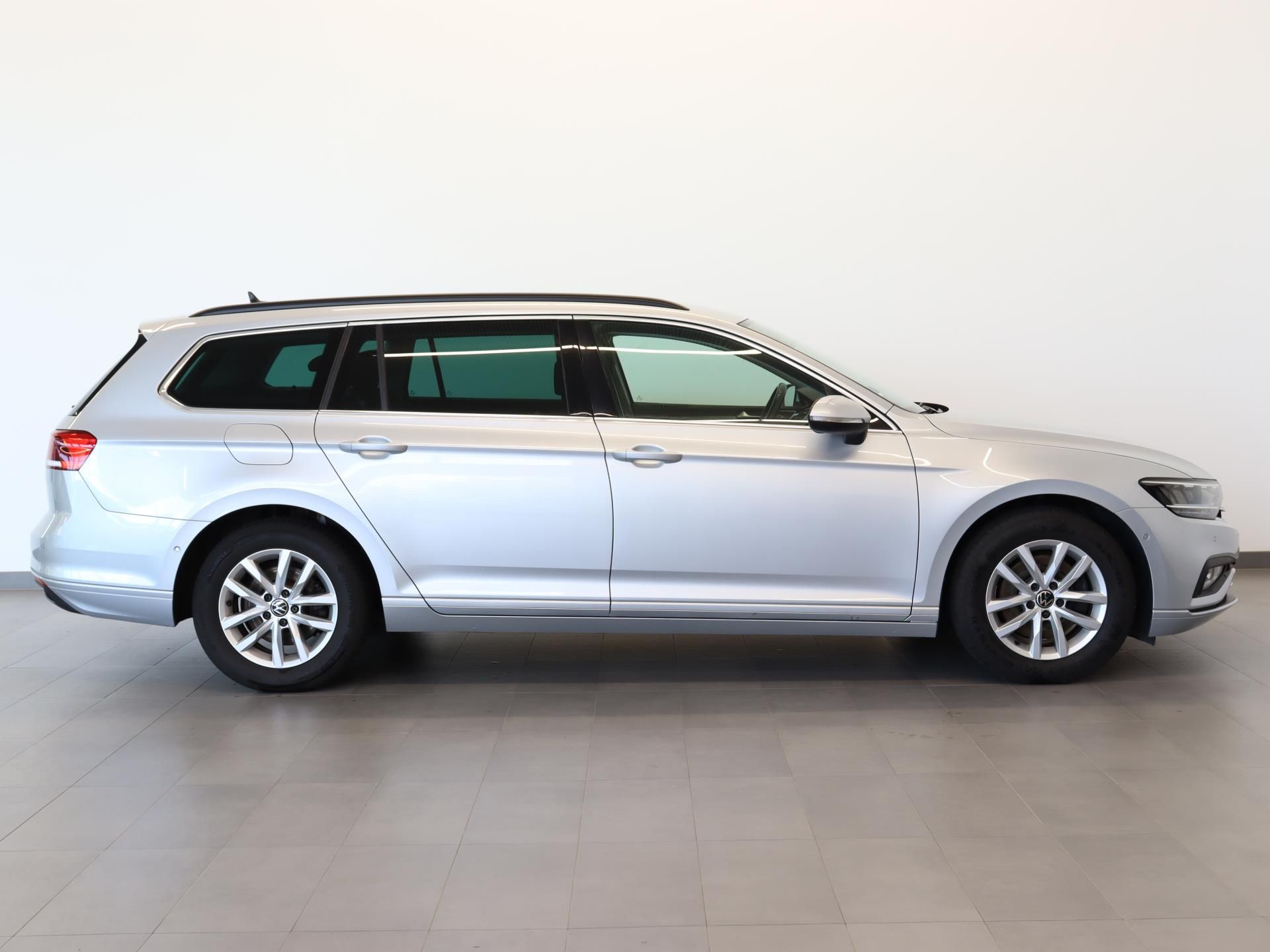 Volkswagen Passat, Variant Business 2,0 TDI 110kW - fotka 3
