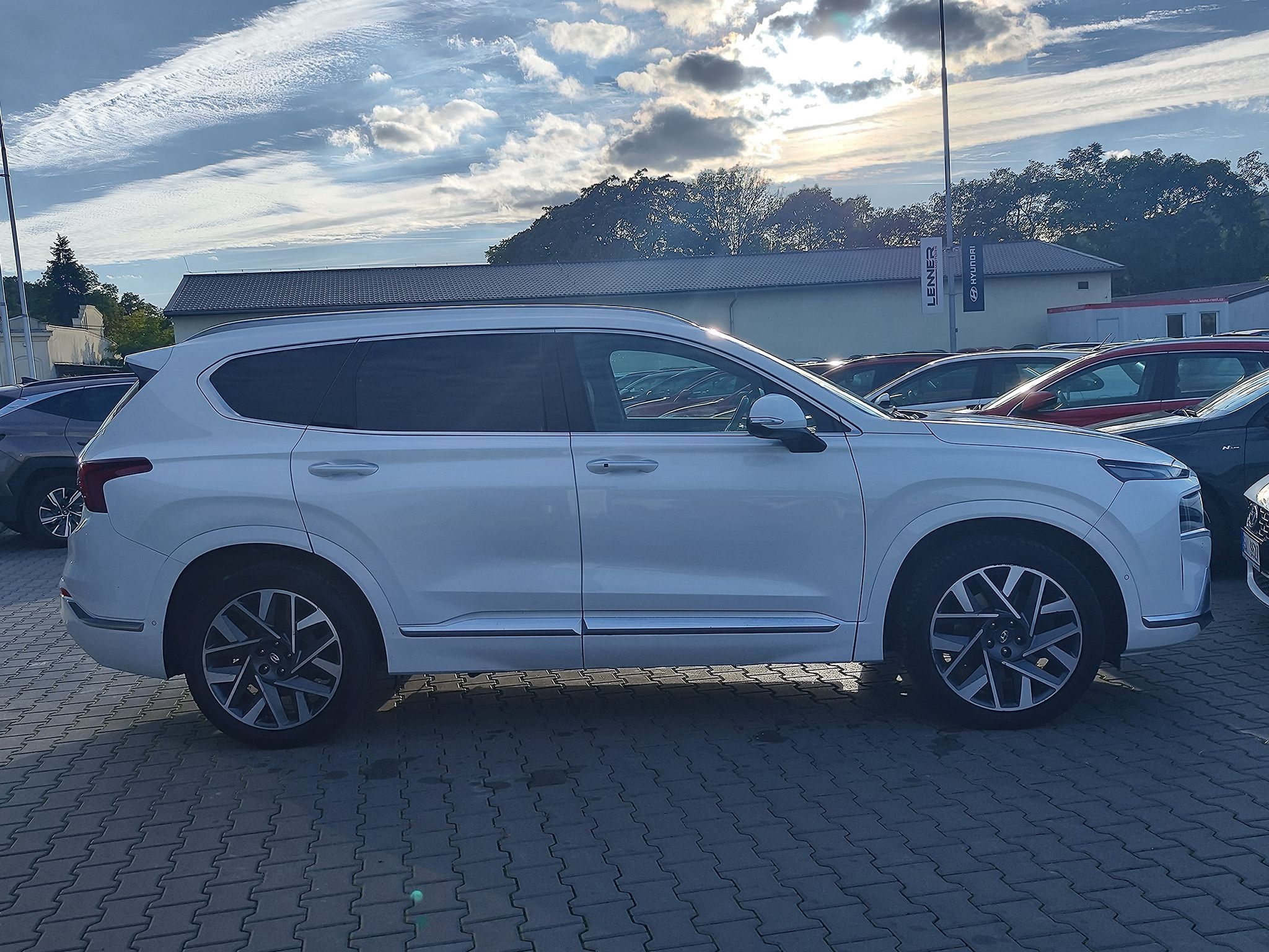 Hyundai Santa Fe, 2.2 CRDI/148kW Luxury DCT 4x4 - fotka 4
