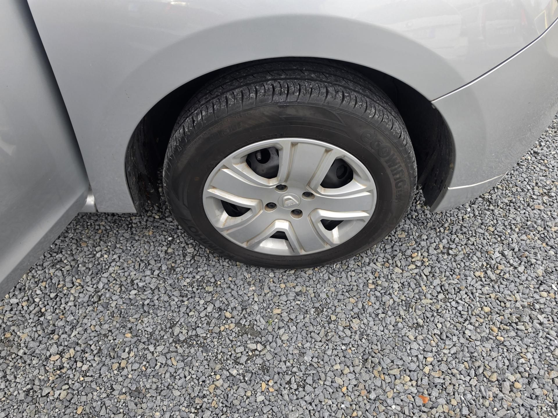 Dacia Sandero, 1.1 Klimatizace - fotka 6