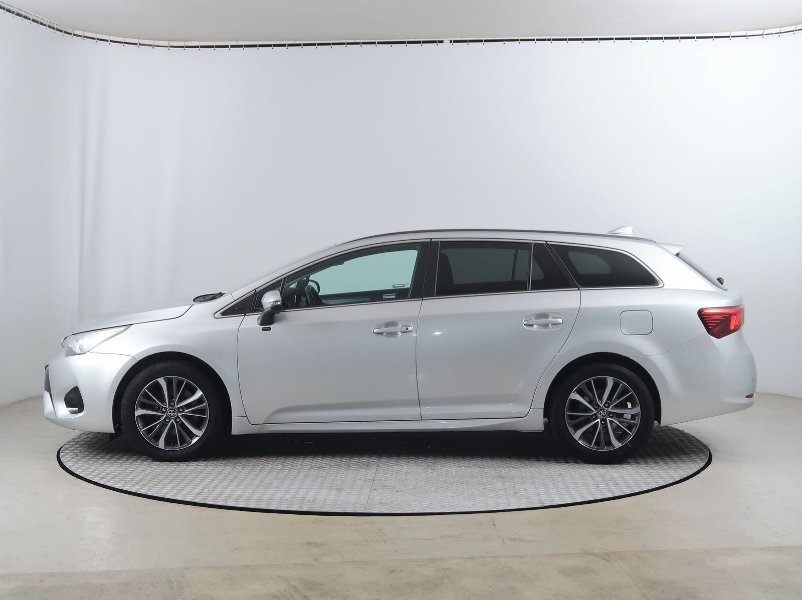 Toyota Avensis, 2.0 D-4D, Serv.kniha - fotka 3