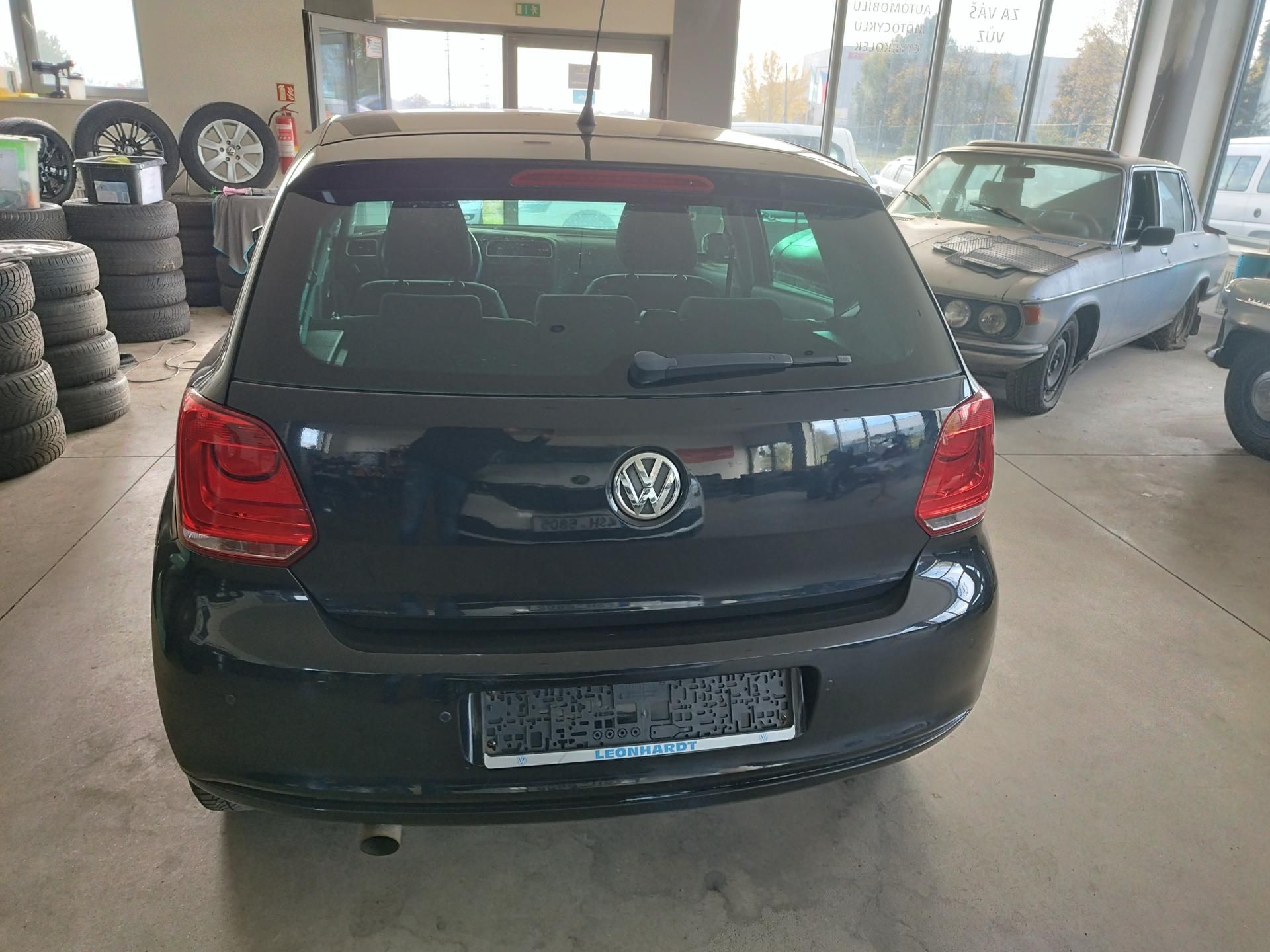 Volkswagen Polo, 1,4i 63KW AUT.KLIMA SERVISKA - fotka 6