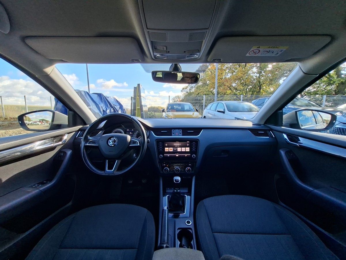 Škoda Octavia, COMBI 2,0 TDI 150k M6 - fotka 2