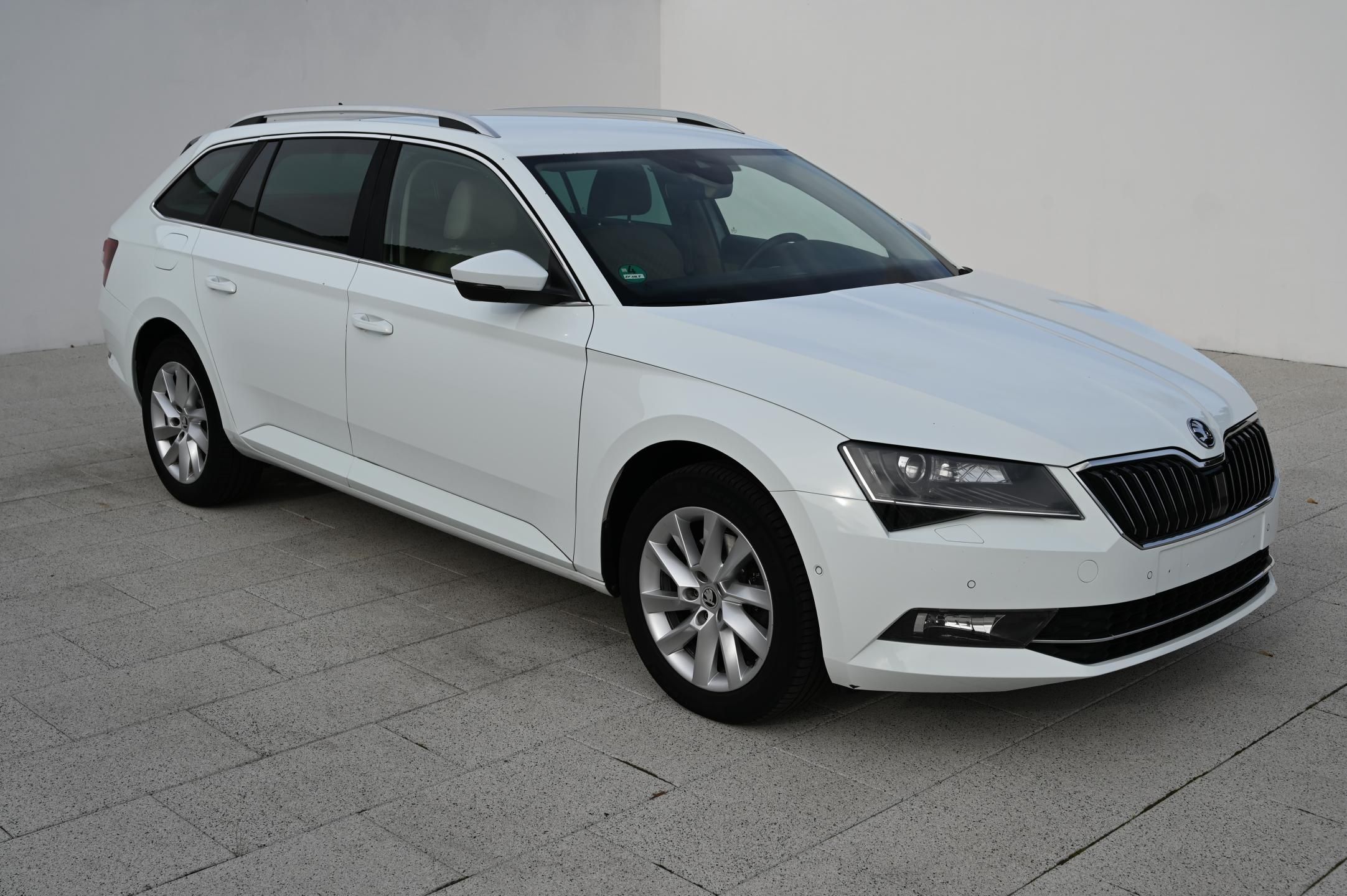 Škoda Superb, 2.0TDI 110KW Style 3/2016 - fotka 3