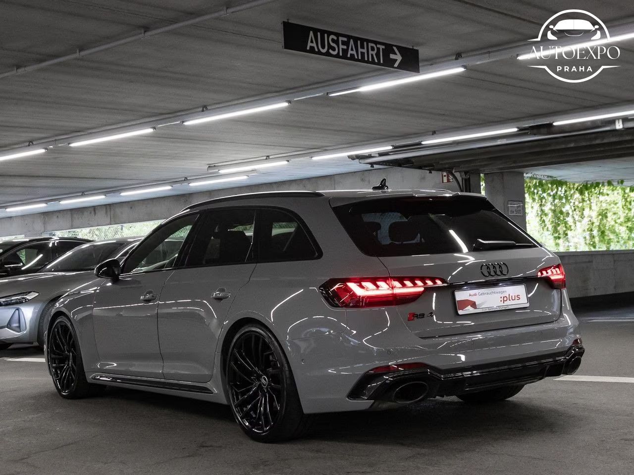 Audi RS4, Avant 2.9 TFSI quattro Carbon - fotka 2