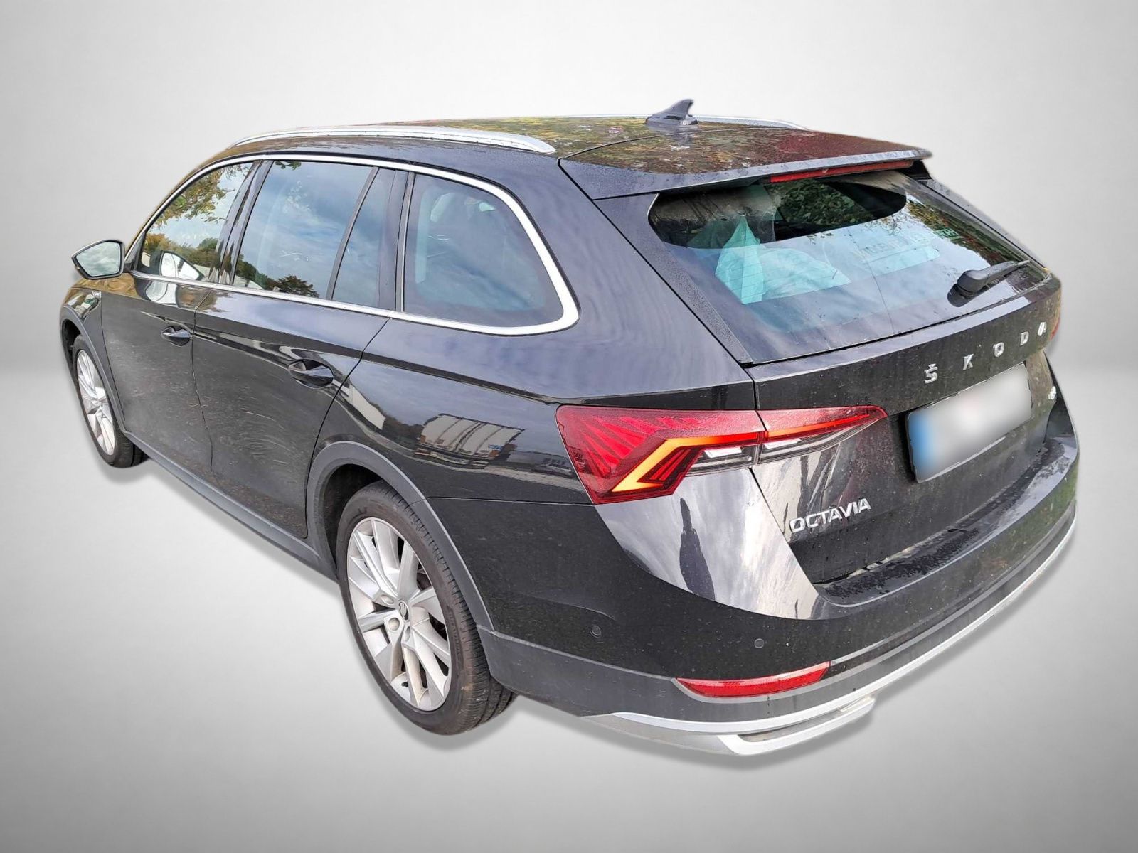Škoda Octavia, Scout 2.0 TDI, 4X4, Automat - fotka 2