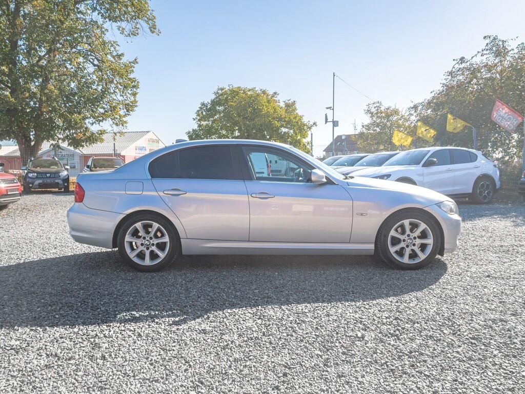 BMW Řada 3, 325i 160KW mat HK – NAVIGACE - fotka 4