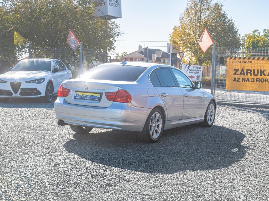 BMW Řada 3, 325i 160KW mat HK – NAVIGACE - fotka 5