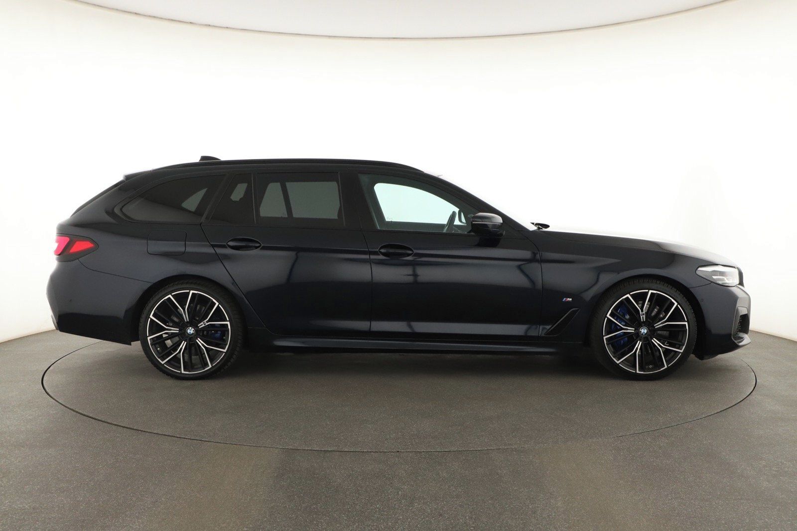 BMW Řada 5, 530d xDrive, M Sport, 4X4 - fotka 6