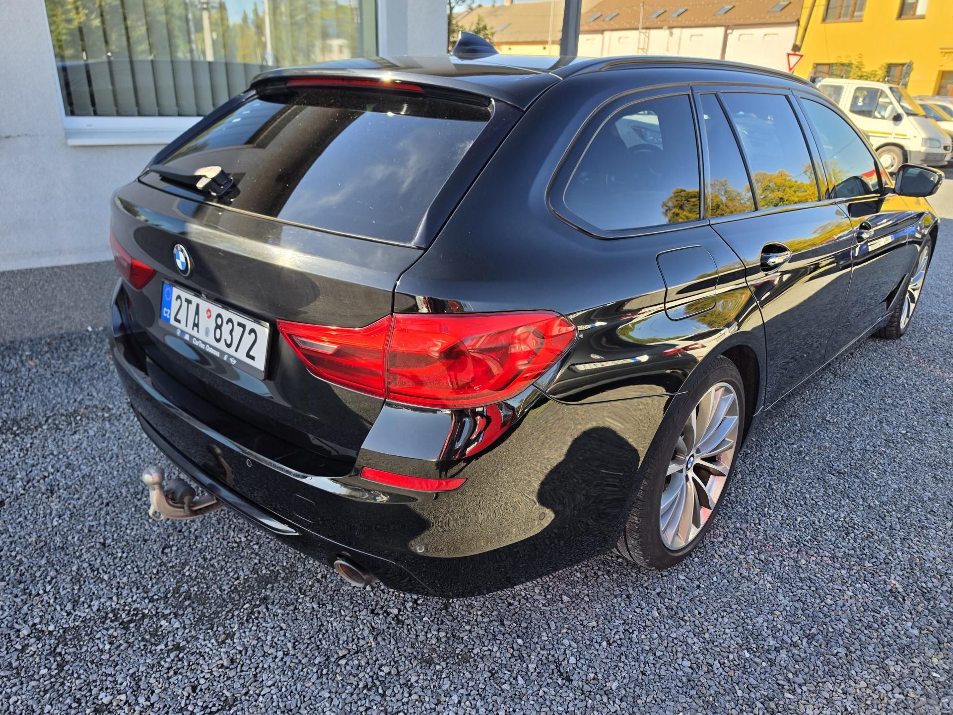 BMW Řada 5, 520D TZ Sport Line Harman - fotka 4