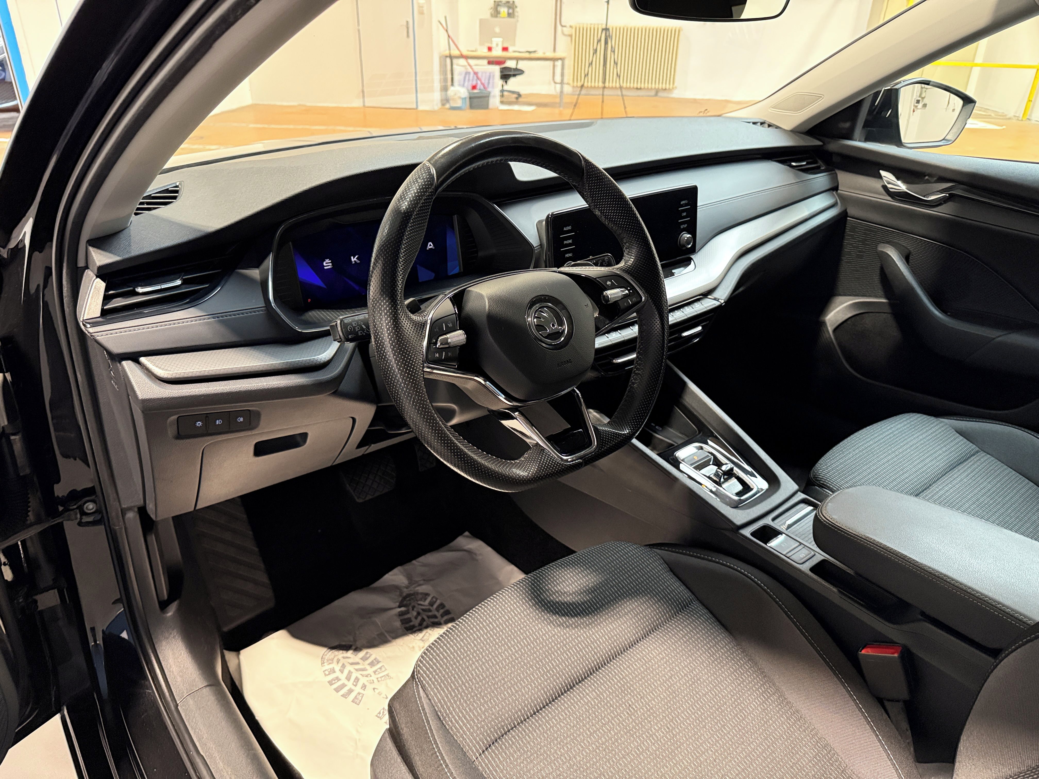 Škoda Octavia, 2.0 TDI 85kW DSG Ambition Comb - fotka 5
