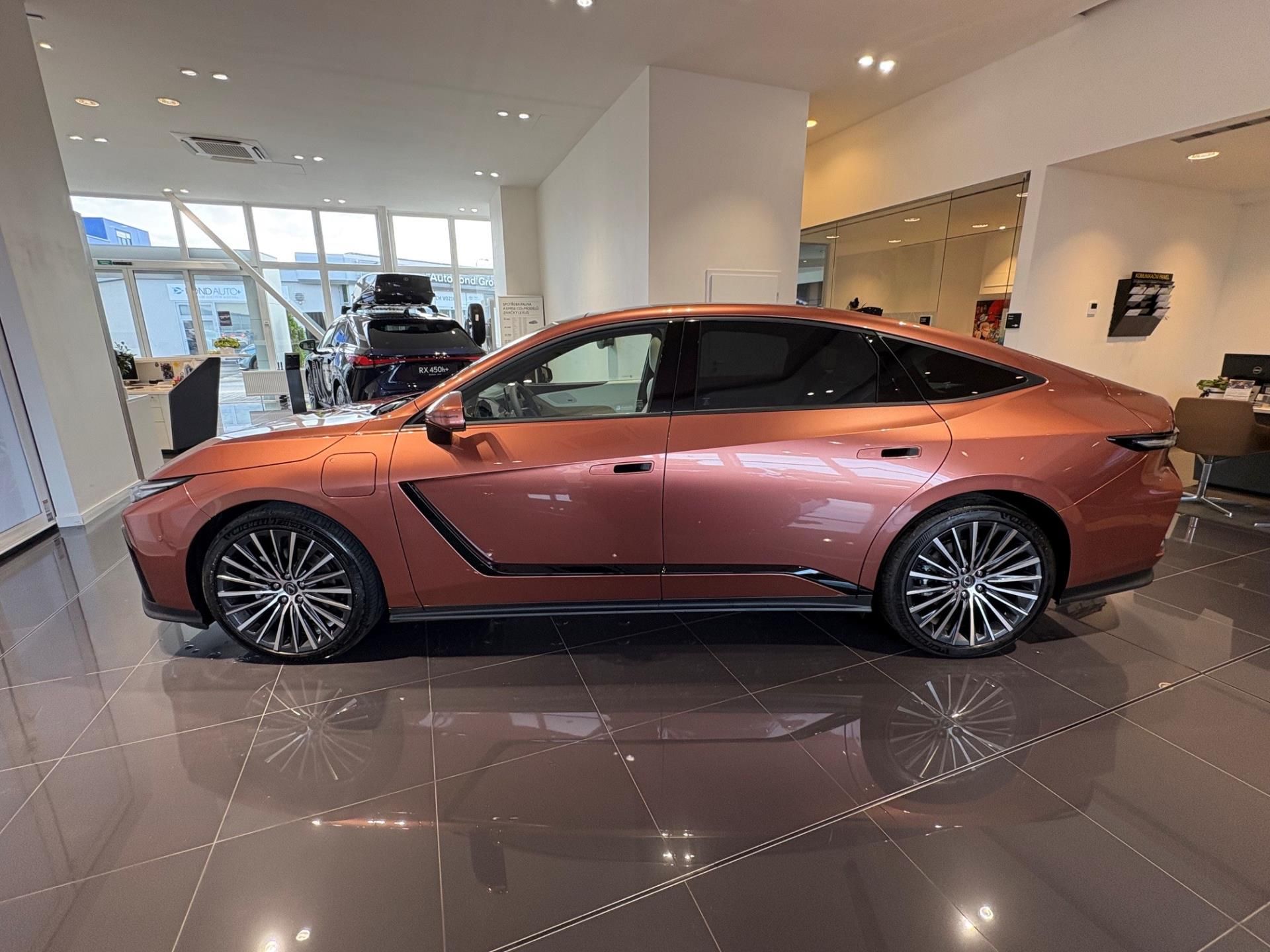 Lexus ES, Omotenashi + 21"+ Ottoman - fotka 4