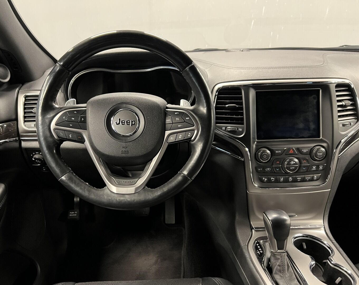 Jeep Grand Cherokee, 3,0L V6 Diesel 250k Overland - fotka 5