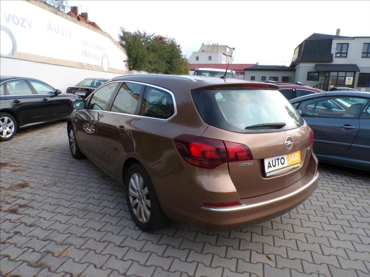 Opel Astra, 1,6 CDTI - fotka 4