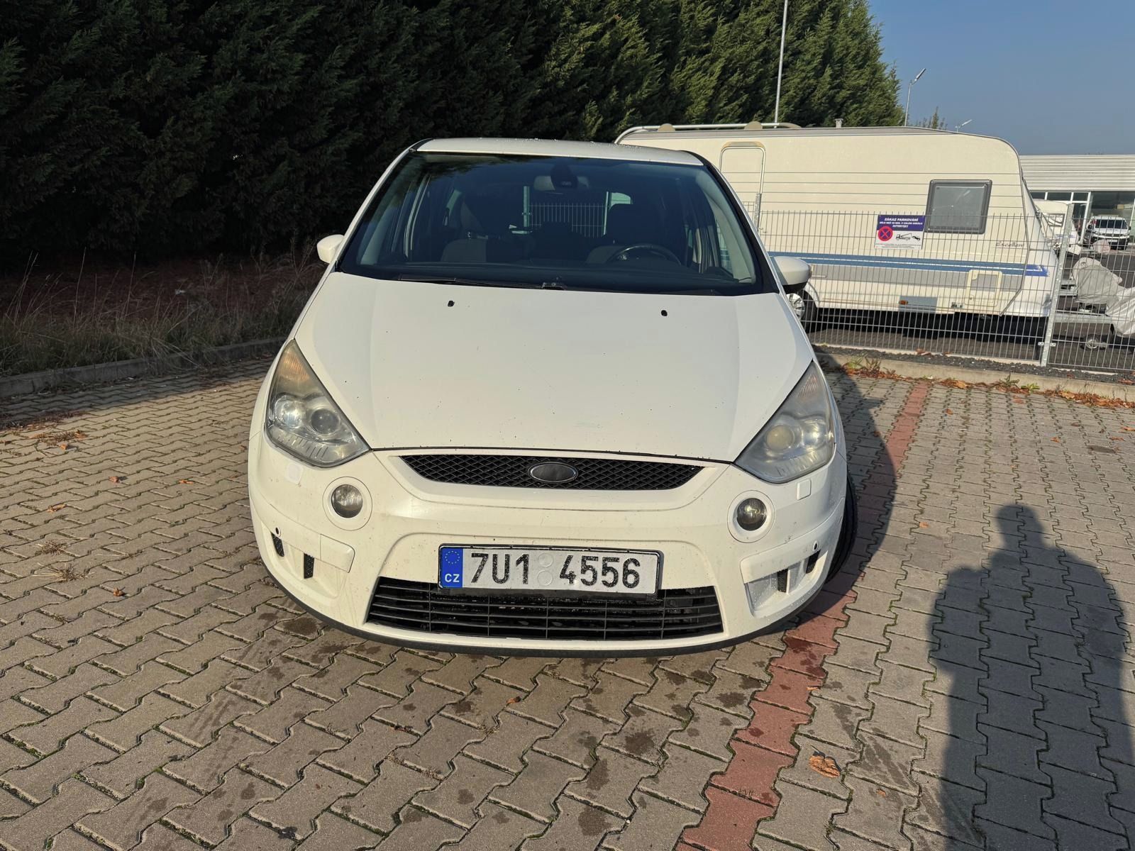 Ford S-MAX, 2.0 TDCi - Titanium - fotka 2