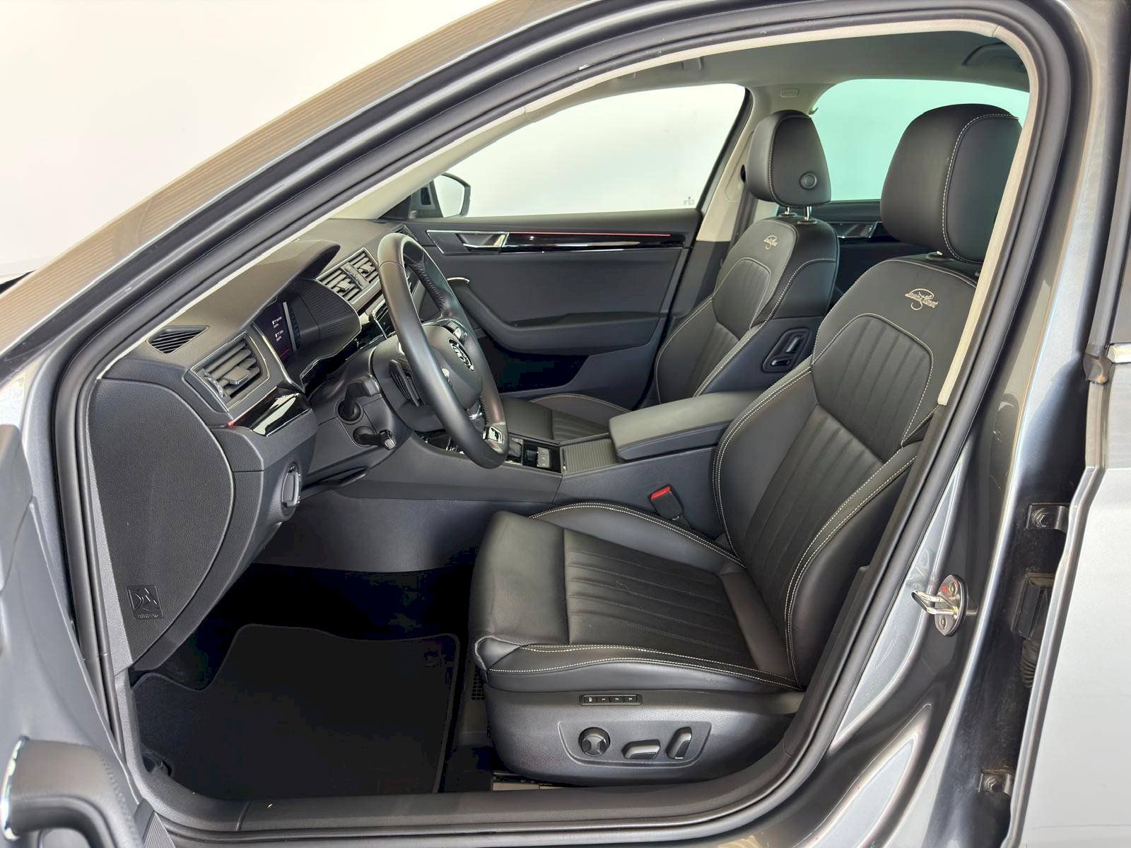 Škoda Superb, iV 1.4 TSI 160 kW DSG L&K - fotka 6