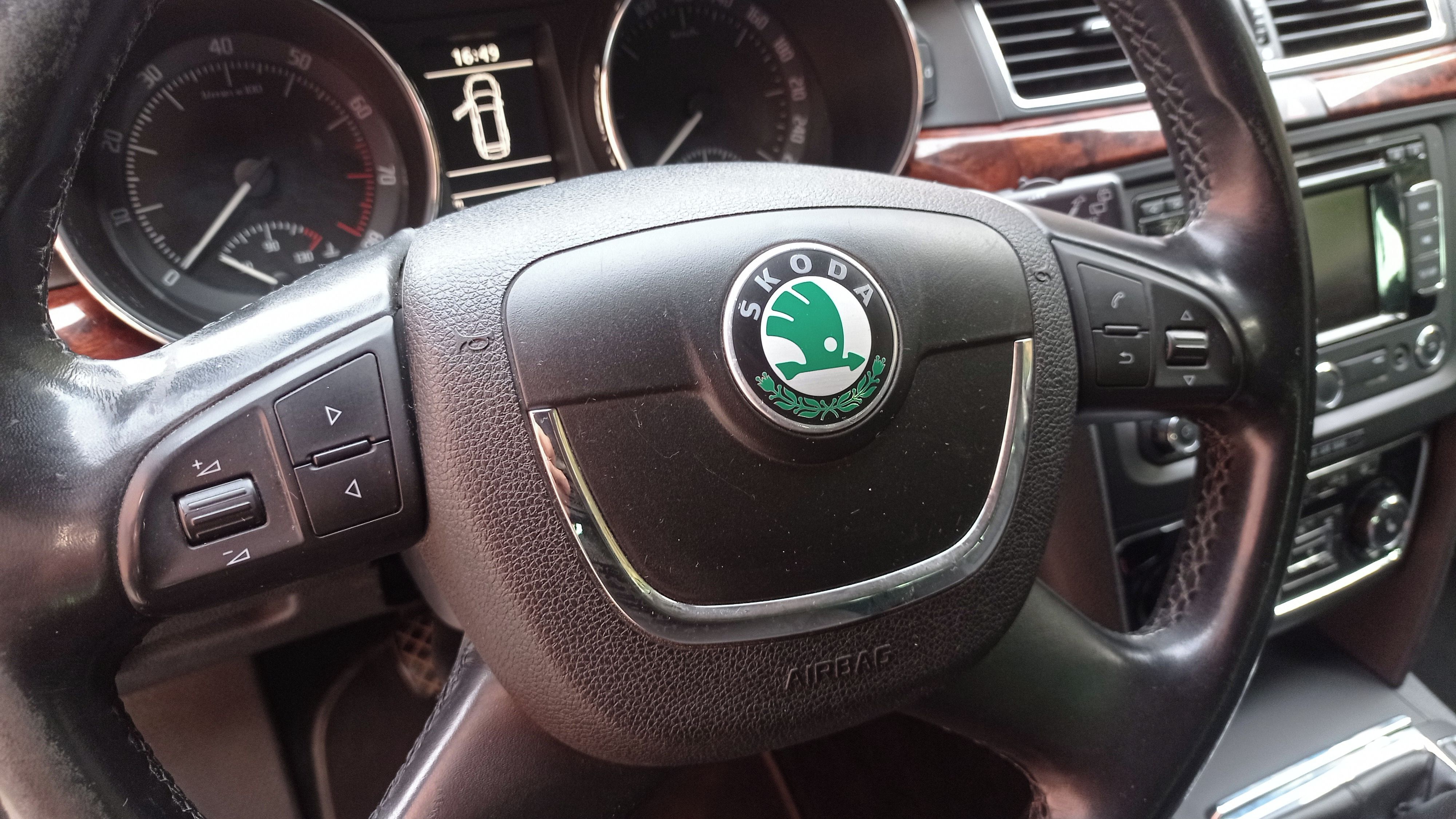 Škoda Superb, Škoda Superb 1.8 TSI ELEGANCE - fotka 6