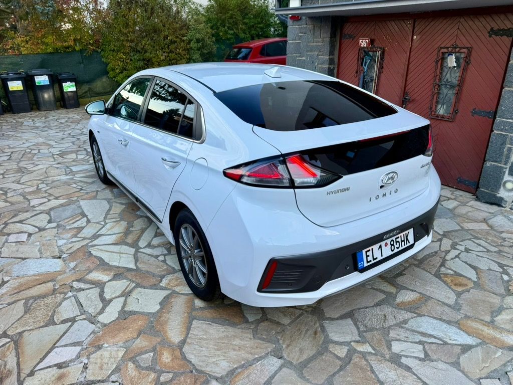 Hyundai Ioniq, 38,3 kWh 100KW STYLE 100% SOH - fotka 6