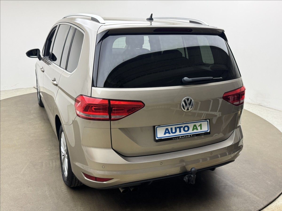Volkswagen Touran, 1,4 DSG KAMERA TAŽNÉ 1.MAJ ČR - fotka 6