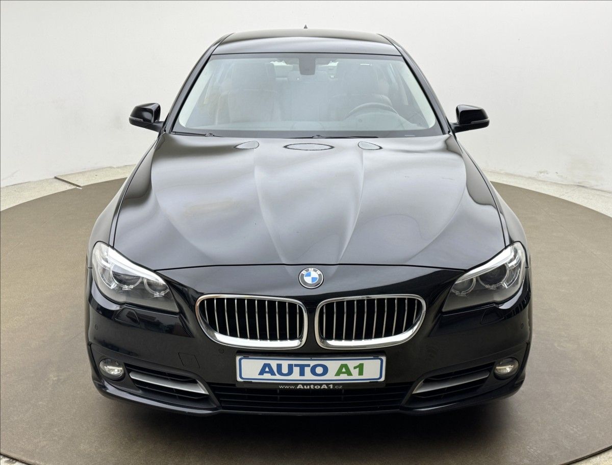BMW Řada 5, 2,0 4X4 KŮŽE SERVIS KAMERA ČR - fotka 2