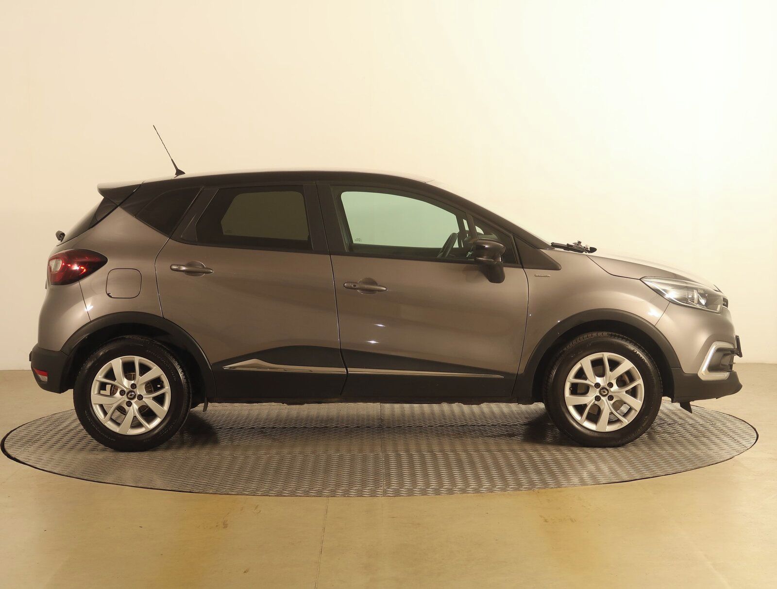 Renault Captur, 1.3 TCe, Serv.kniha - fotka 6