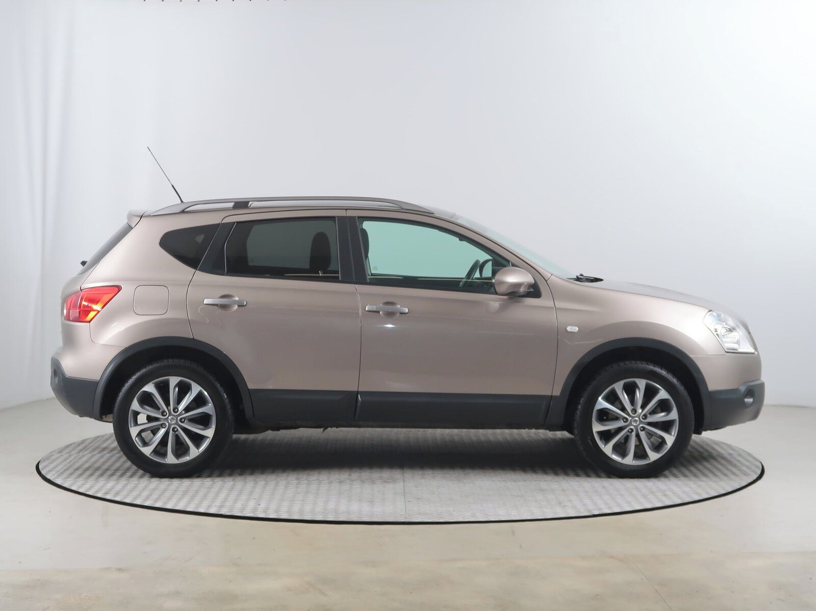 Nissan Qashqai, 1.6, Serv.kniha - fotka 6