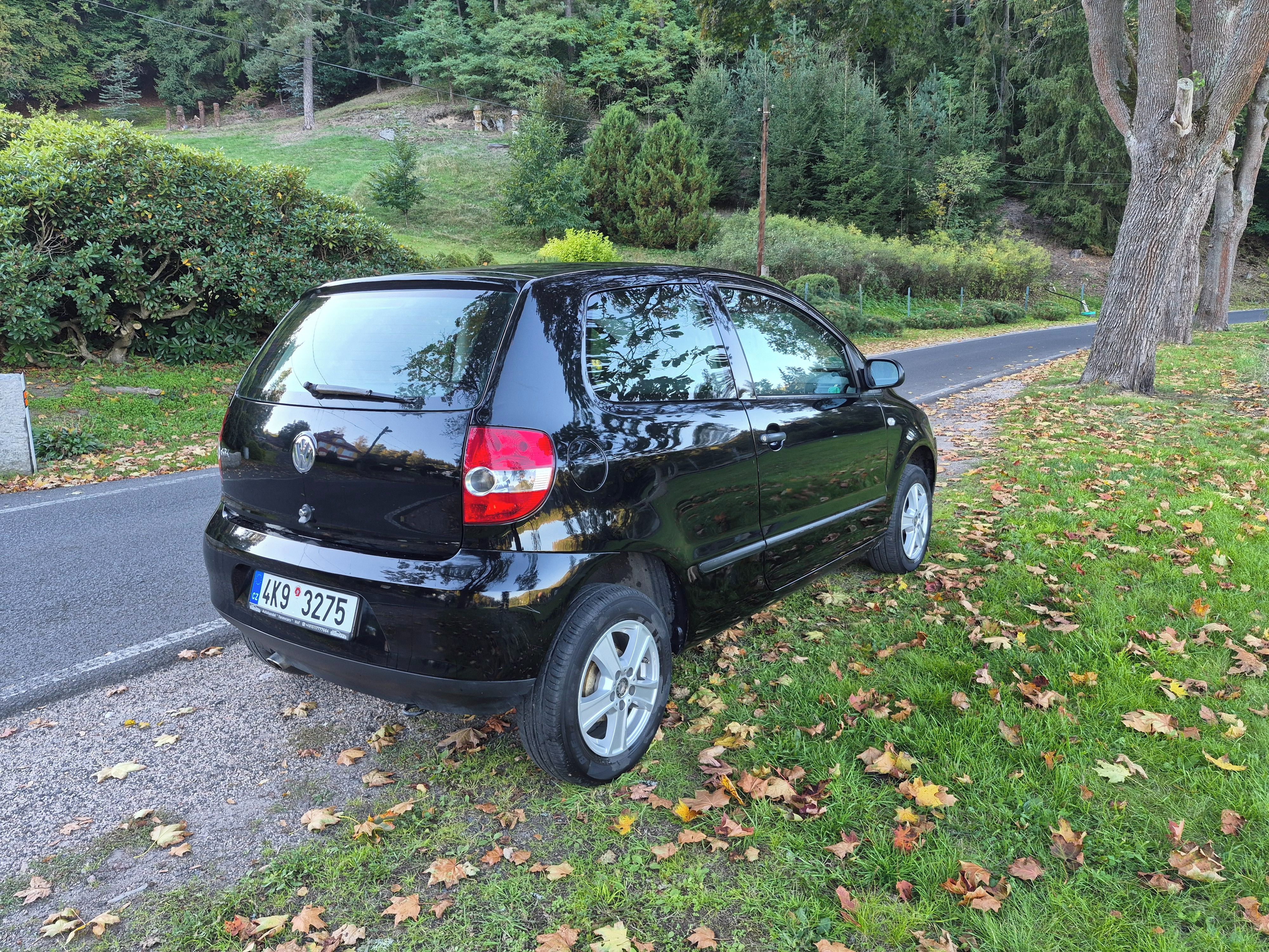 Volkswagen Fox, Hezky stav , servisovano - fotka 3
