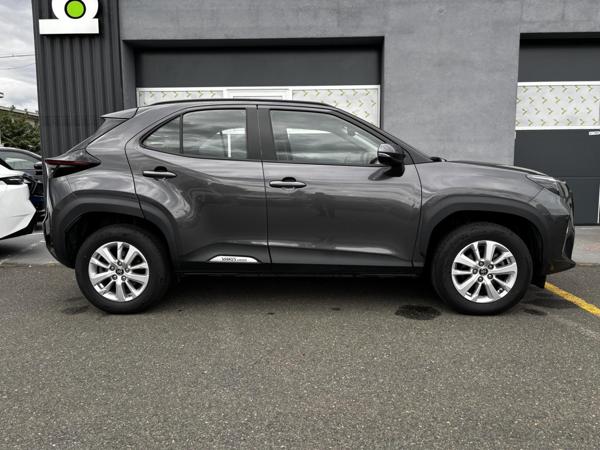 Toyota Yaris Cross, Comfort 1.5 Hybrid 4WD - fotka 2