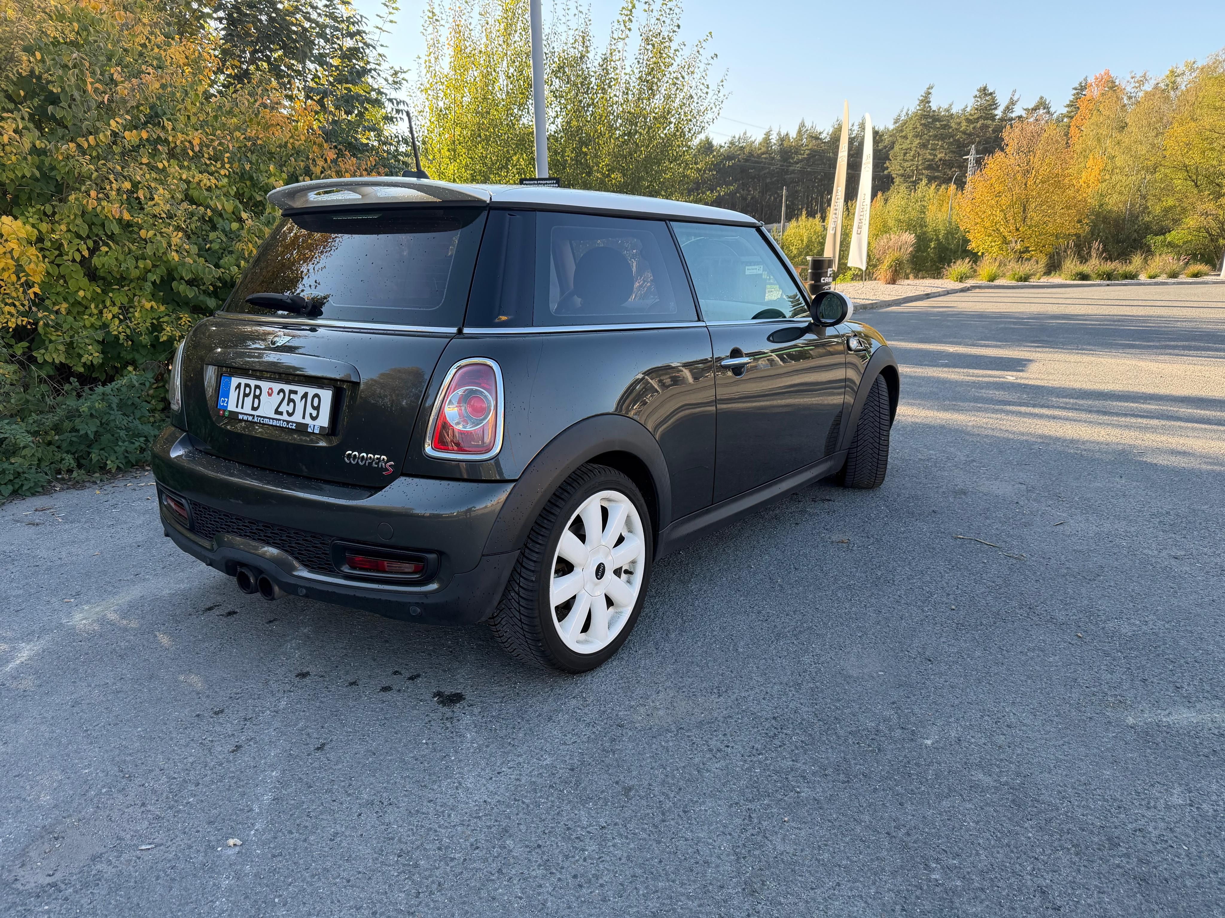 Mini Cooper S, MINI Cooper S automat - fotka 6
