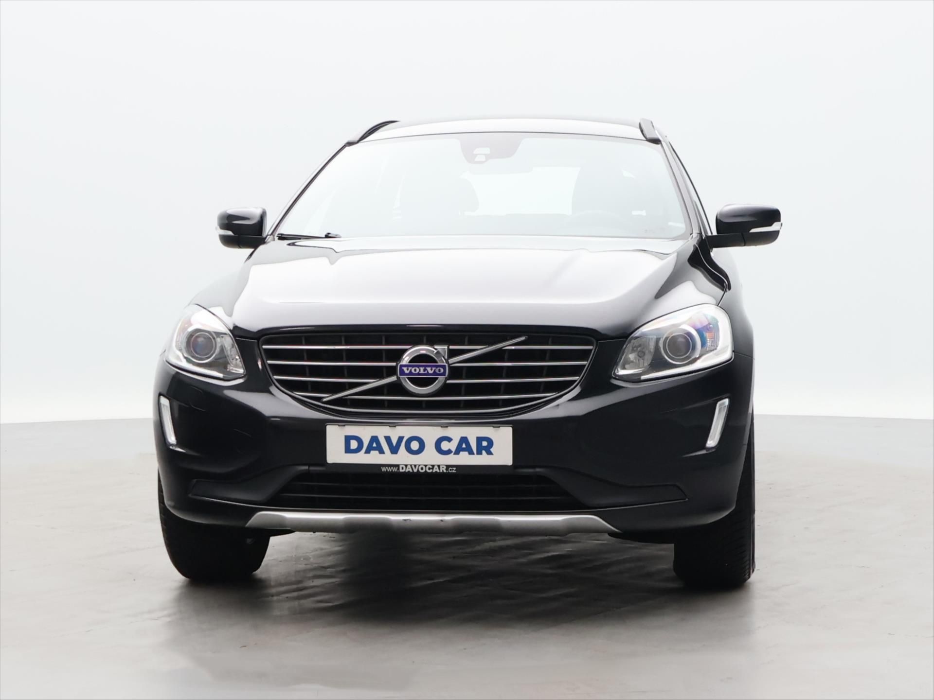 Volvo XC60, 2,0 D4 120kW Momentum AUT - fotka 2