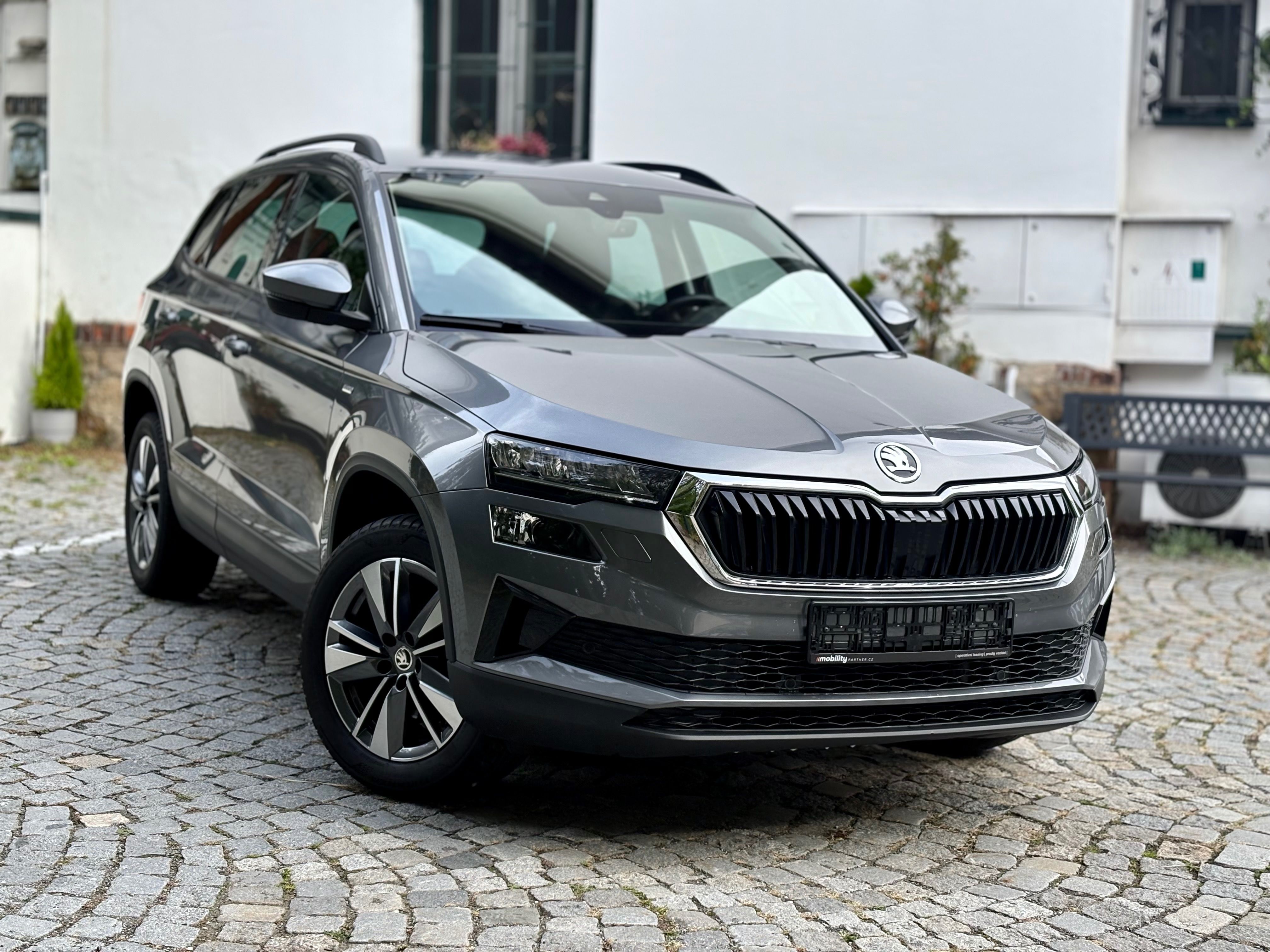 Škoda Karoq, 1.5 TSI DSG, +výbava +tažné z. - fotka 3