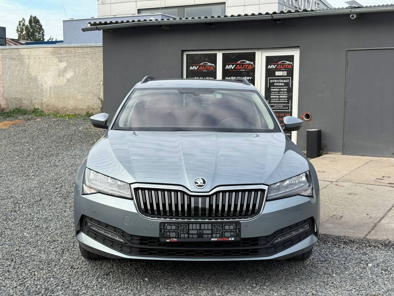 Škoda Superb, ŠKODA SUPERB 3 combi 2.0 TDi - fotka 2