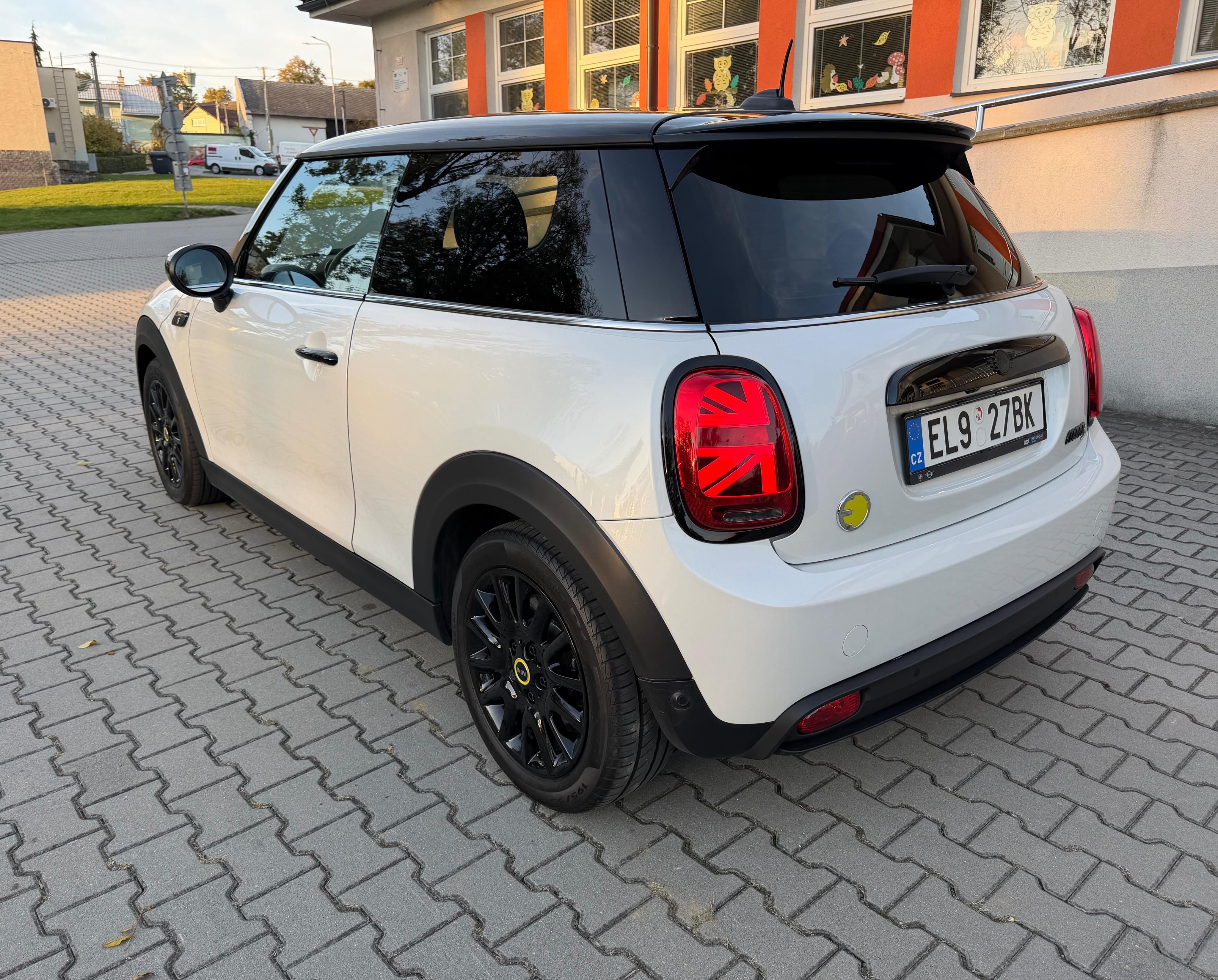 Mini Cooper S, Mini Cooper SE elektro - fotka 6