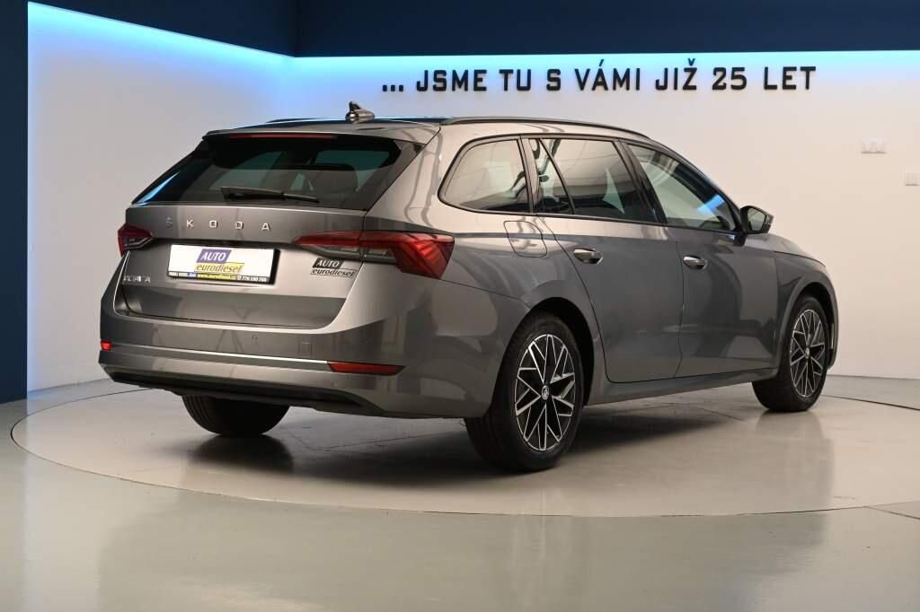 Škoda Octavia, 2.0 LED CLEVER Virtual Kamera - fotka 5