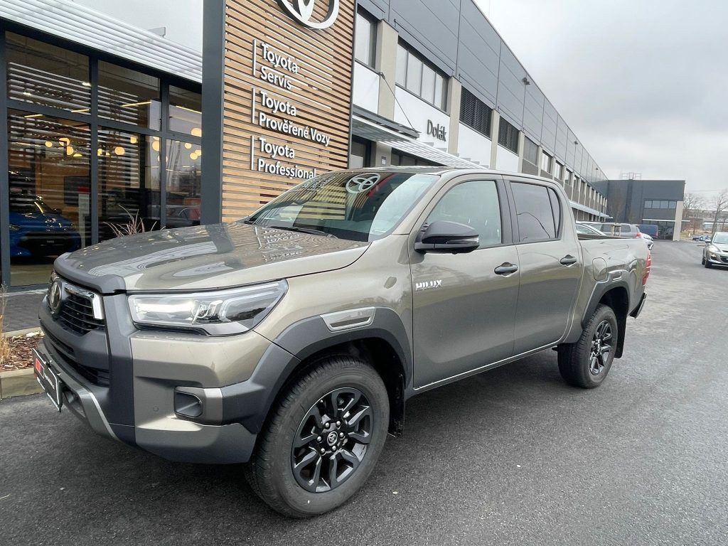 Toyota Hilux, 2.8 D-4D automat Invincible - fotka 4