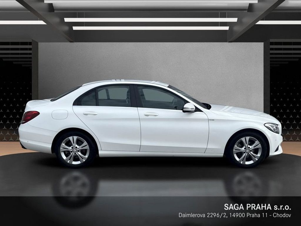 Mercedes-Benz Třídy C, Třída C 200 d Aut. - fotka 3