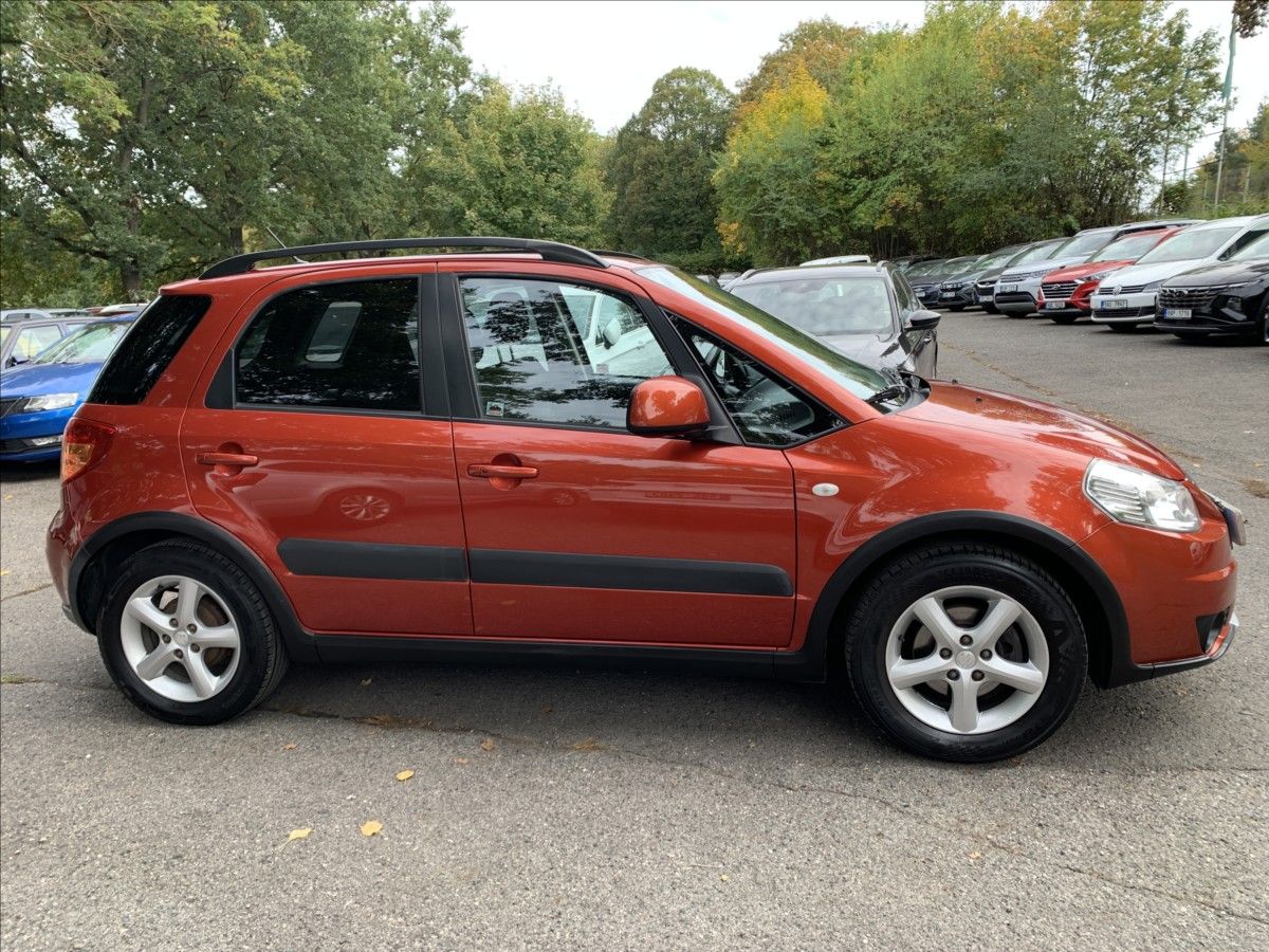Suzuki SX4, 1,6 i ČR,SERVISKA - fotka 4