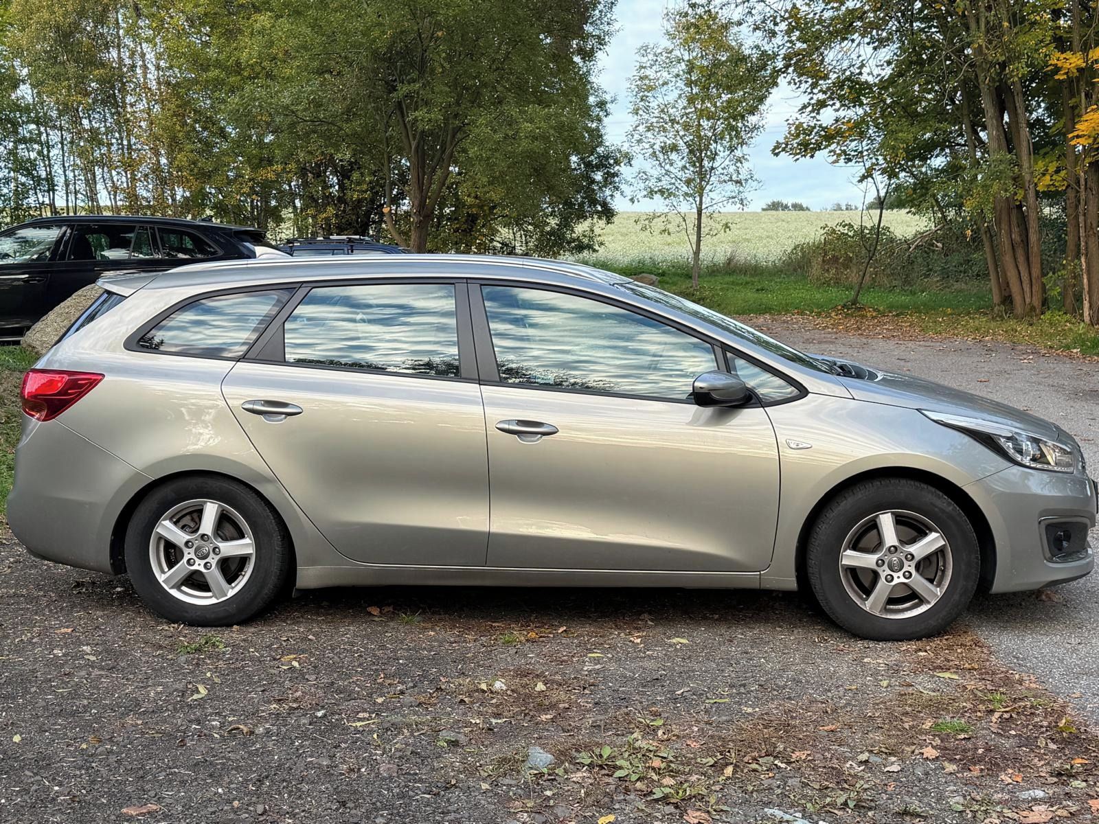 Kia Cee´d, SW 1,6GDi 1.Maj serviska - fotka 4