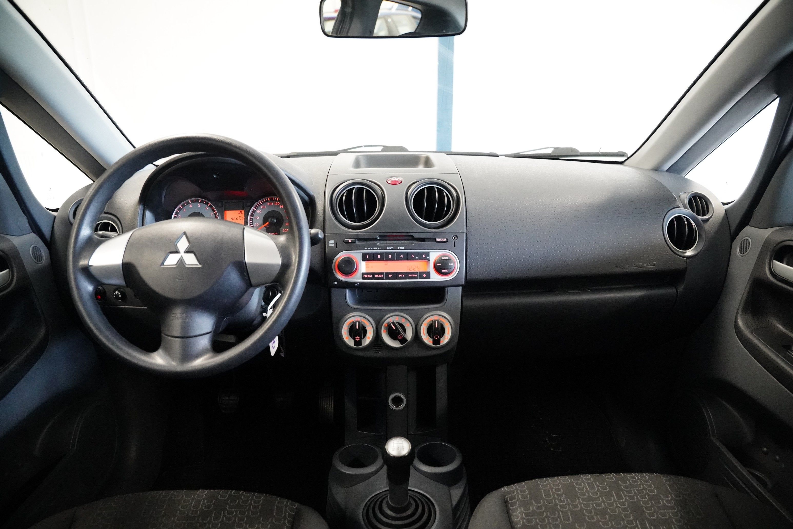 Mitsubishi Colt, 1.3i 70 kW - fotka 5