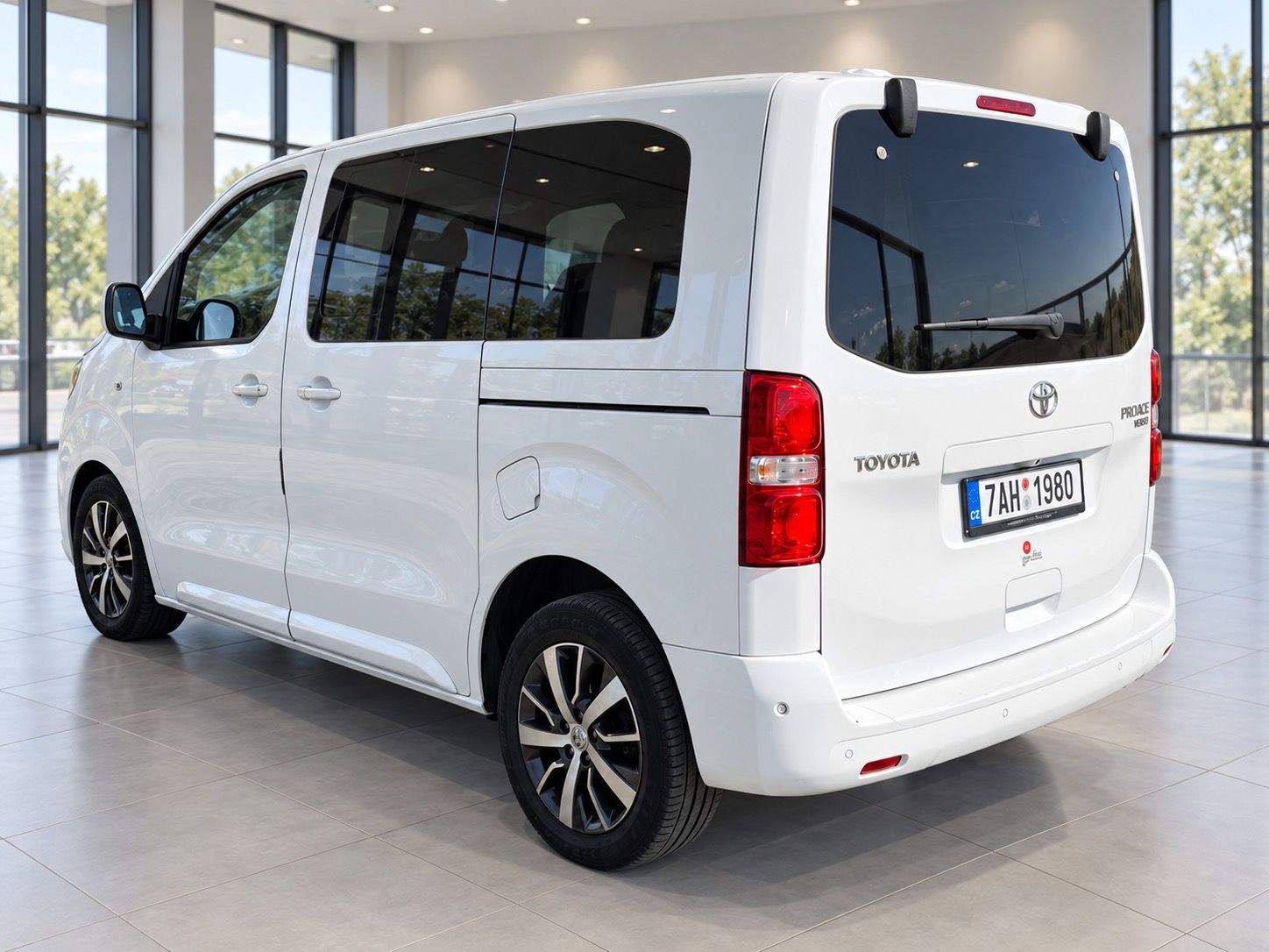 Toyota Proace, Toyota Proace Verso 2.0 diesel - fotka 6