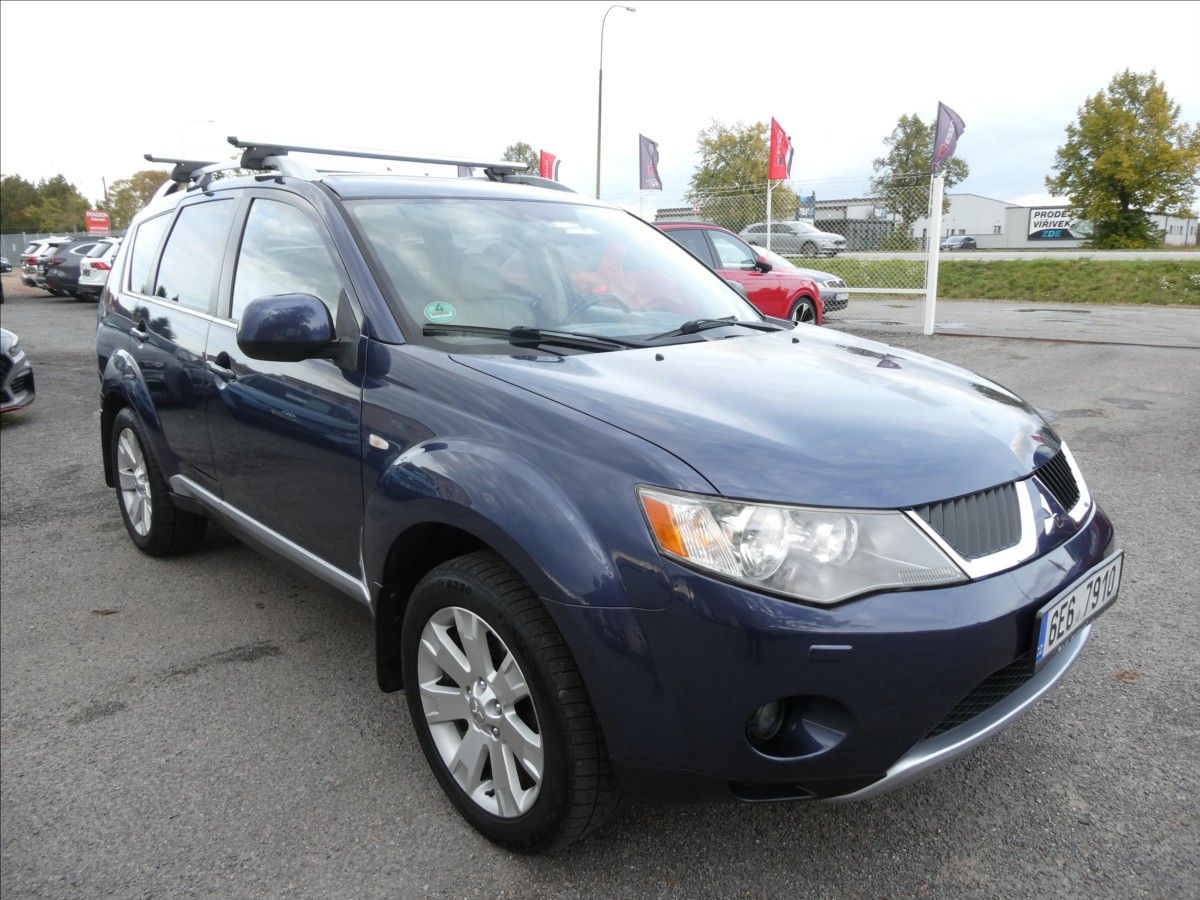 Mitsubishi Outlander, 2,4 i 125kW 7.míst,4x4,automat