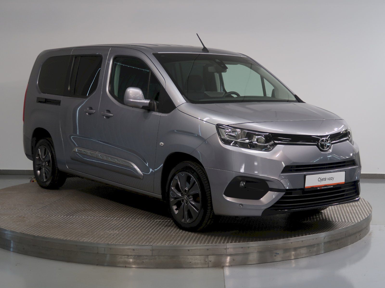 Toyota Proace City Verso, FAMILY L2 1.5D-4D 96KW 7MÍST T - fotka 6