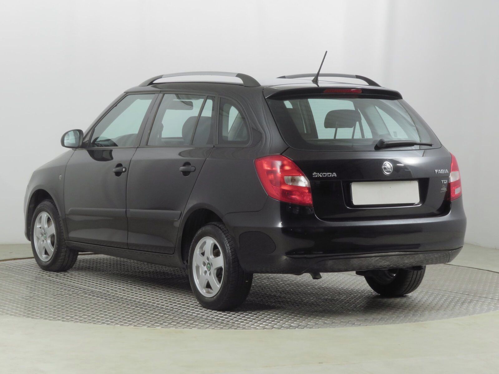 Škoda Fabia, 1.6 TDI, Serv.kniha - fotka 4