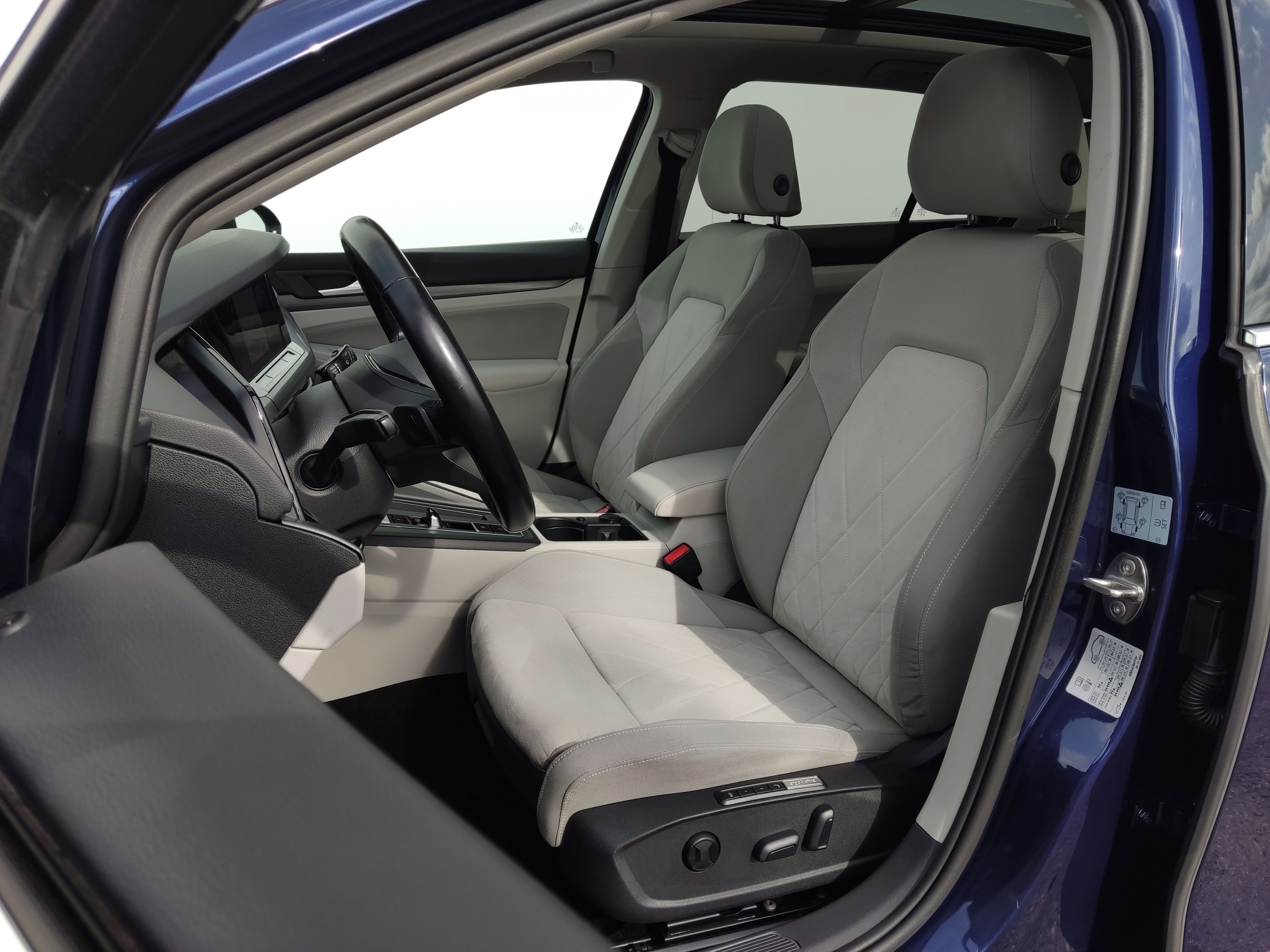 Volkswagen Golf, 2.0 TDI 110 kW DSG Style - fotka 6