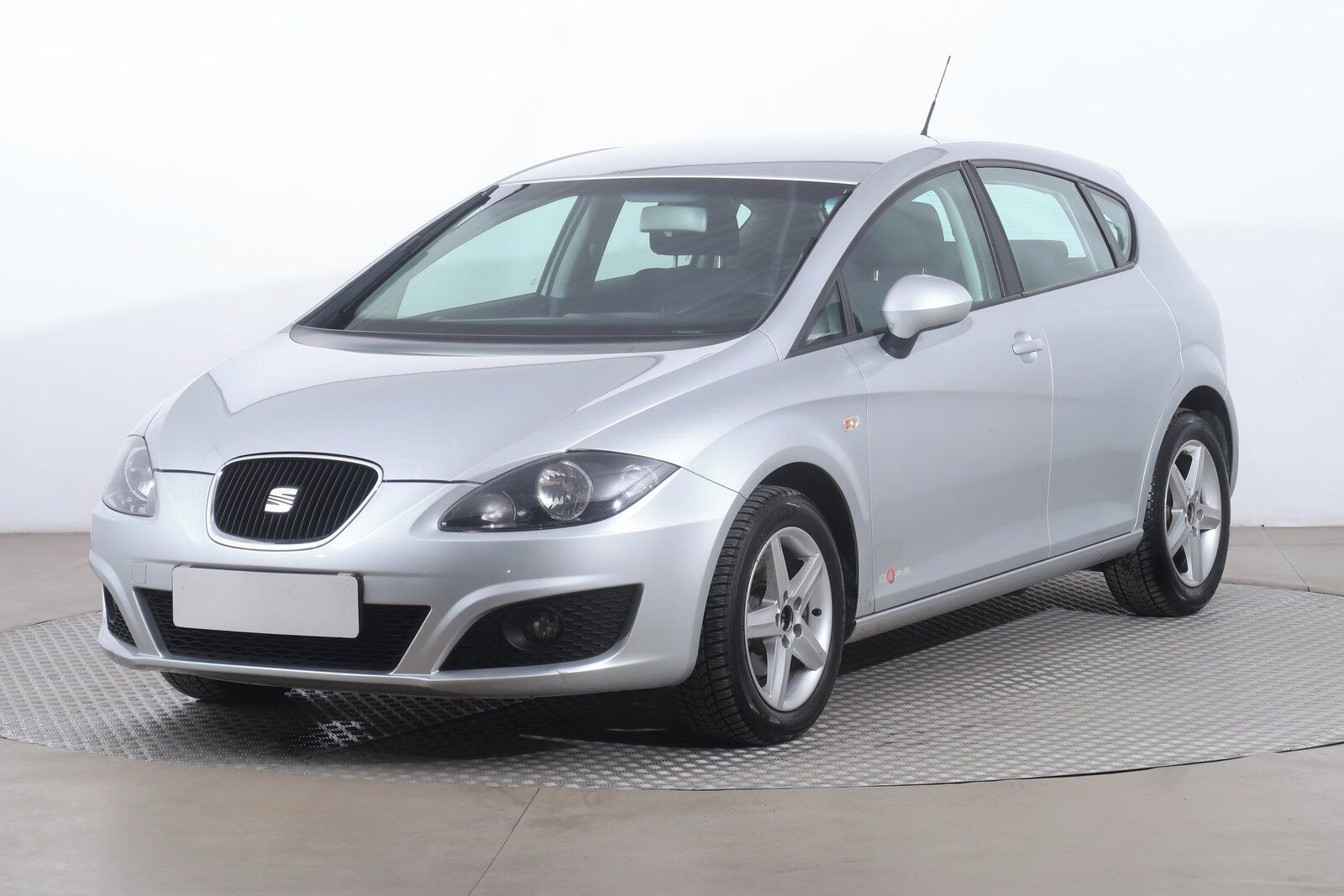 Seat Leon, 1.6 TDI, Reference, Serv.kniha - fotka 2