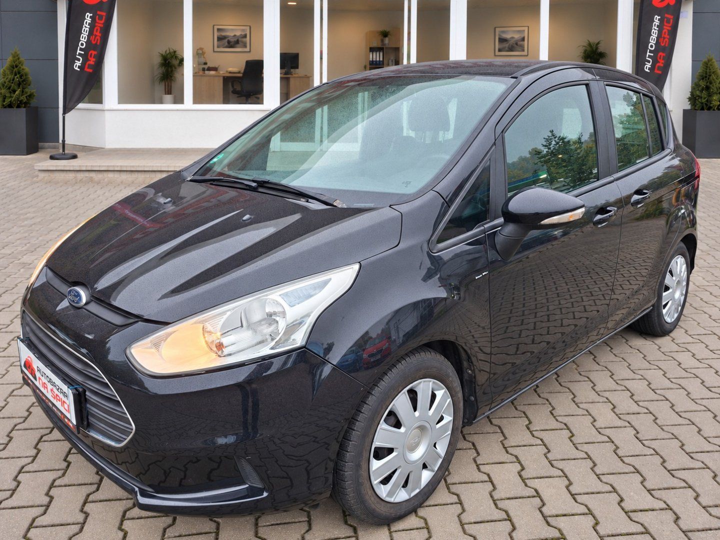 Ford B-MAX, 1.0i 74kW E-BOOST - fotka 4