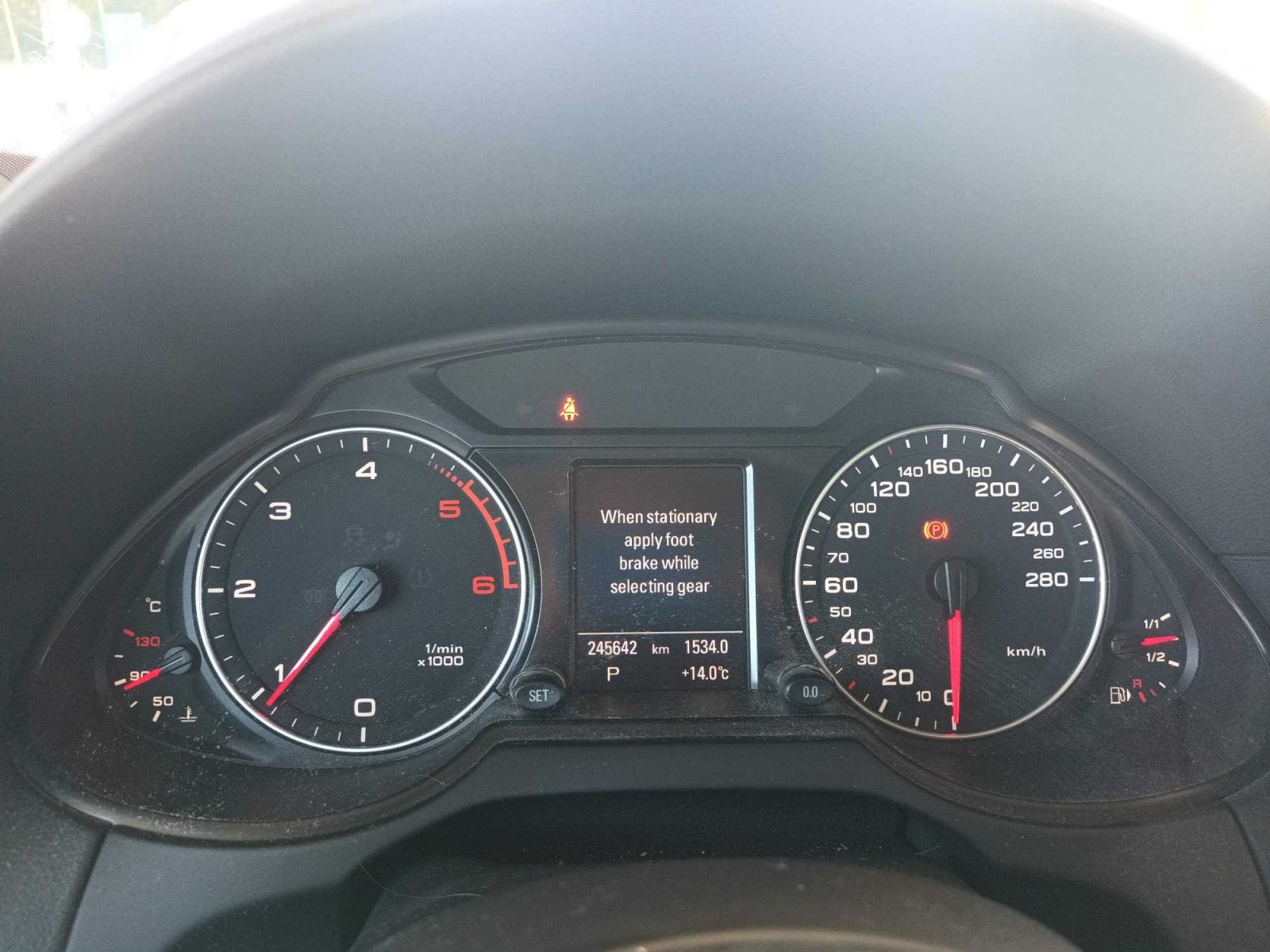 Audi Q5, 2.0 TDI, 4X4, Automat, ČR - fotka 3