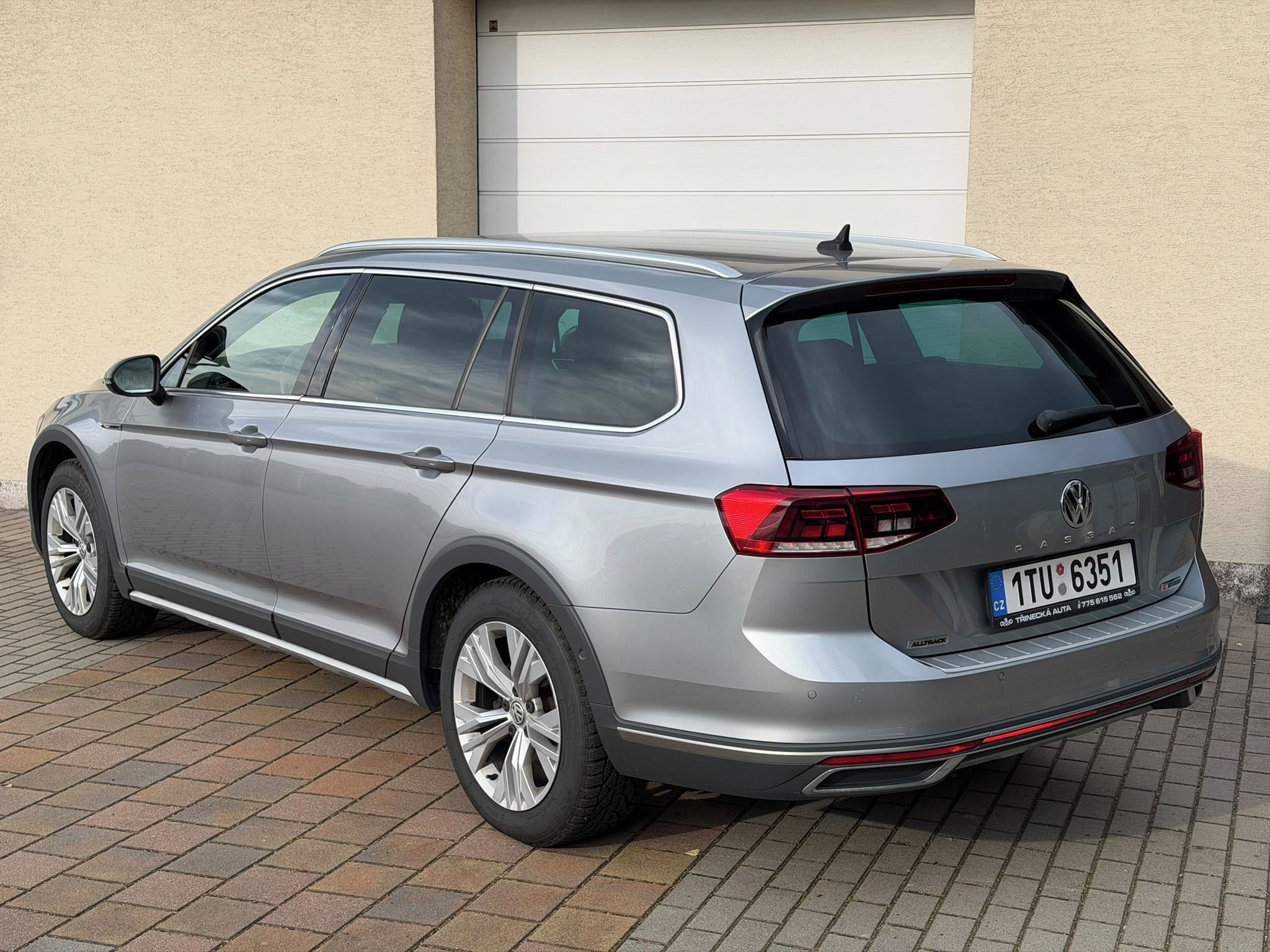Volkswagen Passat, Alltrack 2.0 TDI 140 kW DSG 4M - fotka 4
