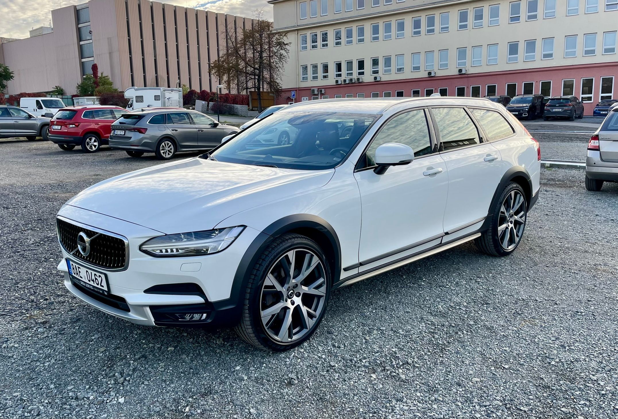 Volvo V90, CC 2.0  173 kW  bílá metal - fotka 3