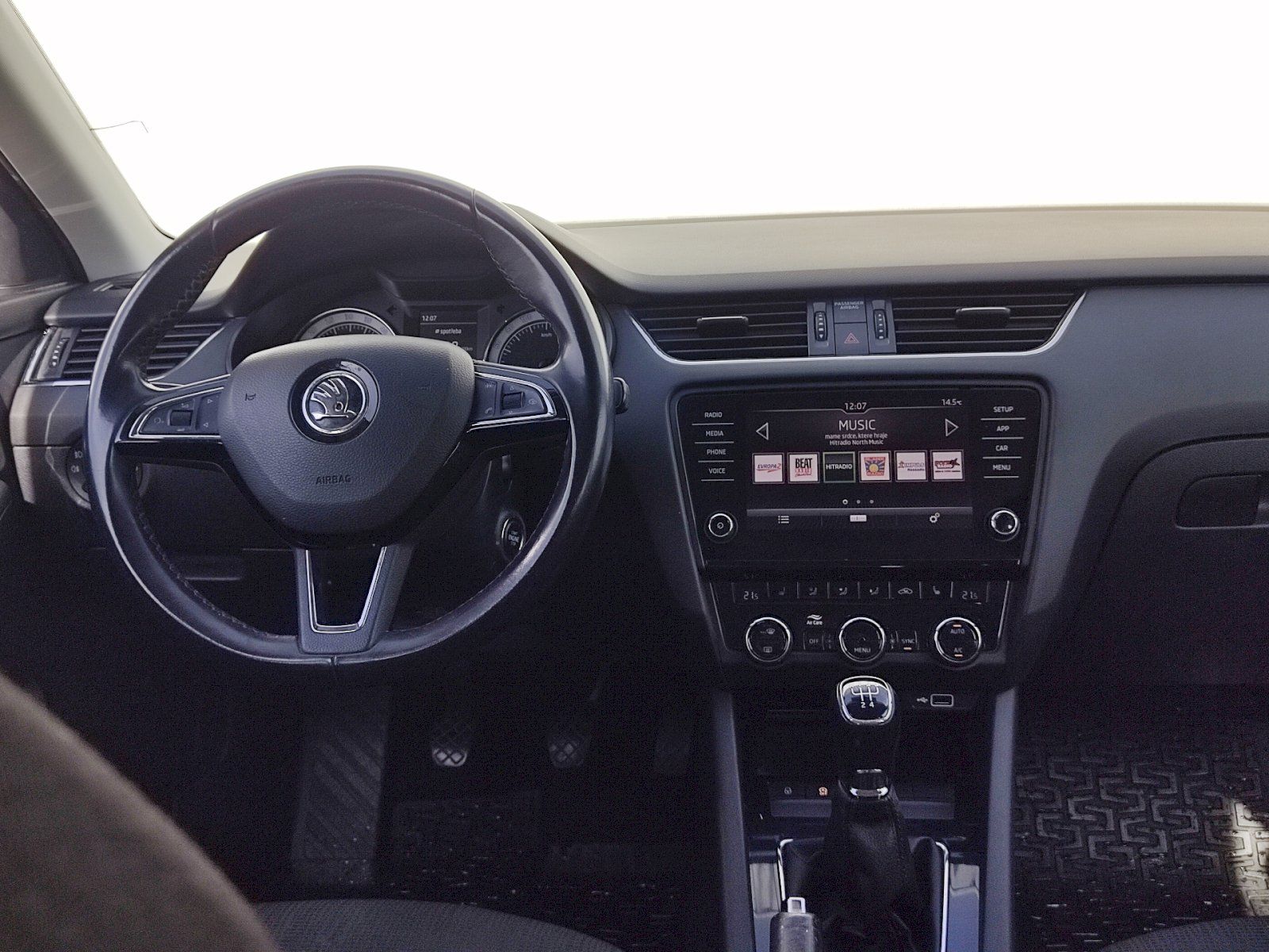 Škoda Octavia, Style 1,6 Tdi 85 Kw - fotka 6