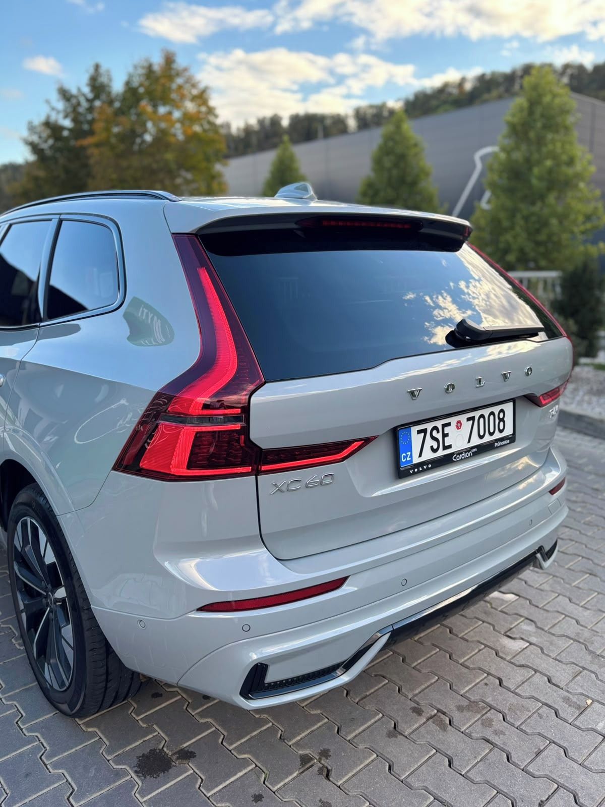 Volvo XC60, Volvo XC60 T6 AWD PlugIn Ultra - fotka 6